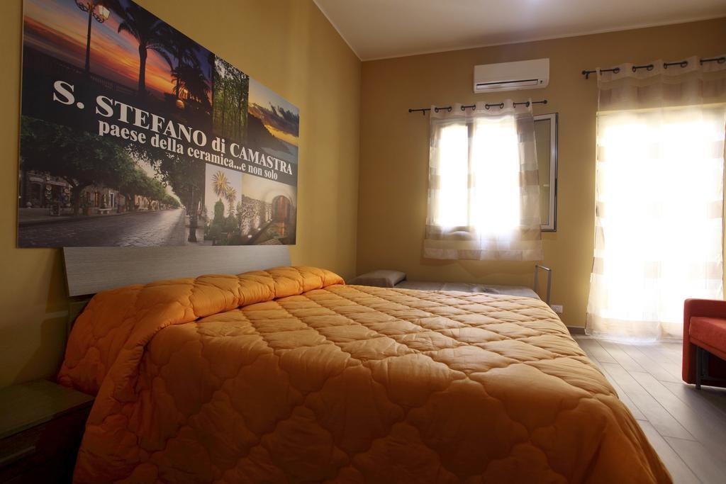 סנטו סטפאנו די קמאסטרה B&B La Grande Mela חדר תמונה